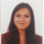 Profesora de refuerzo de distintas asignaturas para niños